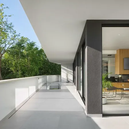 Villa Modern 55 With Pool And