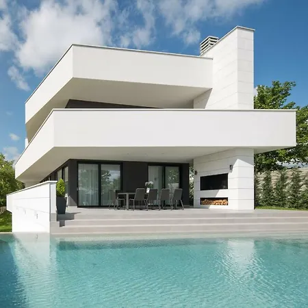 Villa Modern 55 With Pool And Pazin