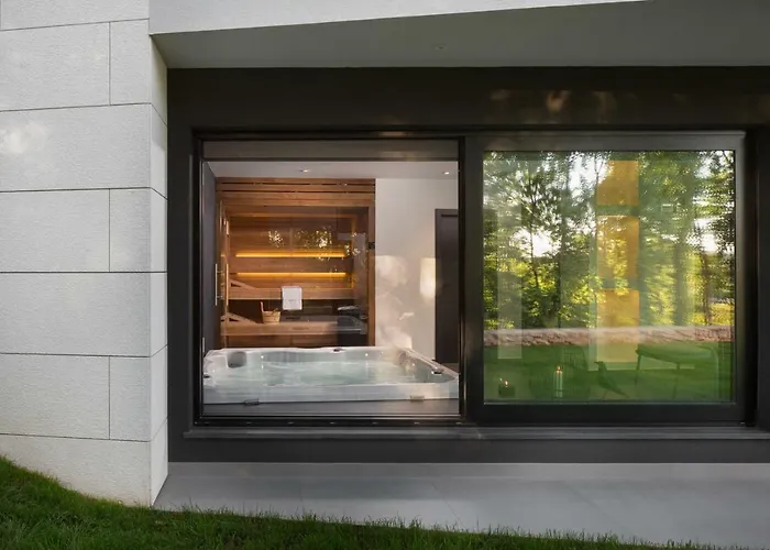 Vila Modern 55 With Pool And *