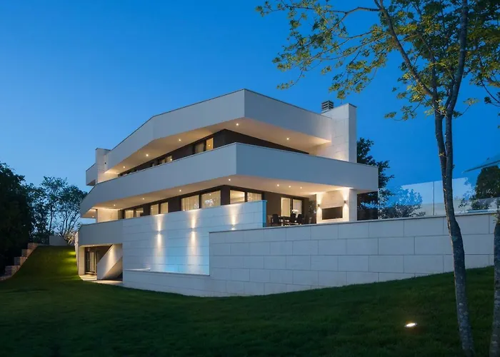 Villa Modern 55 With Pool And