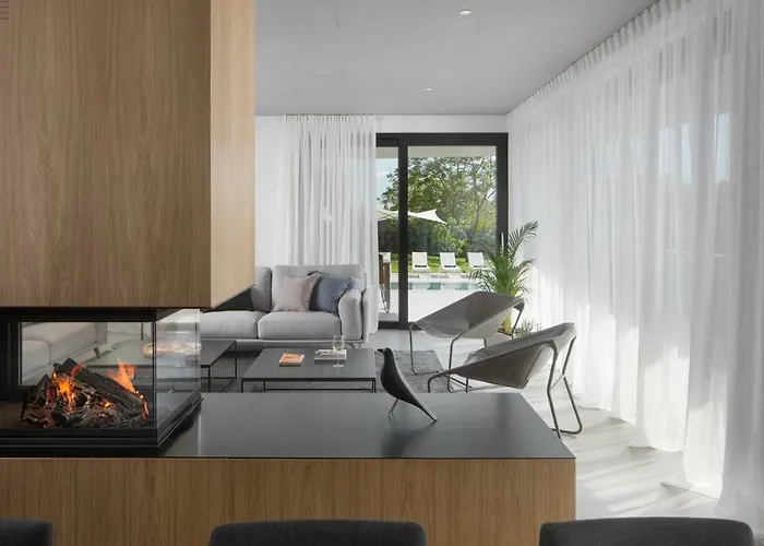 Vila Modern 55 With Pool And *