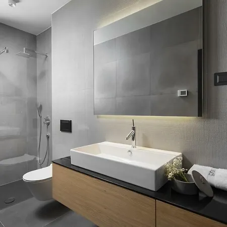 Modern 55 With Pool And *