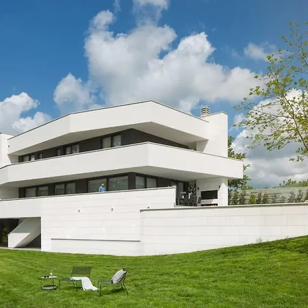 Villa Modern 55 With Pool And