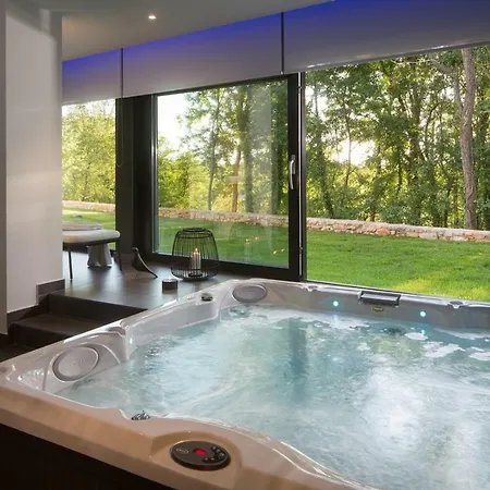 Villa Modern 55 With Pool And