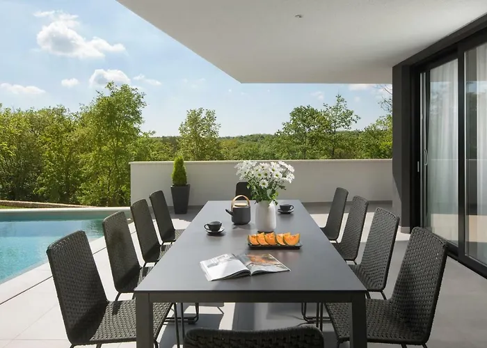 Modern 55 With Pool And