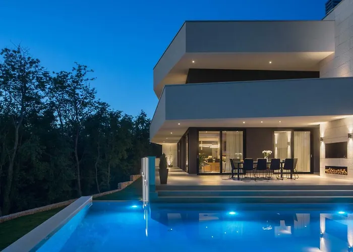 Modern 55 With Pool And 빌라 *